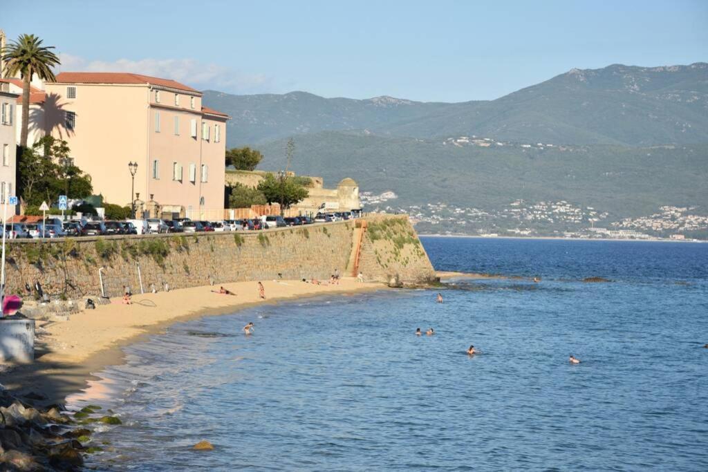 Appartement Plein De Charme - Ajaccio Hyper Centre Exterior foto